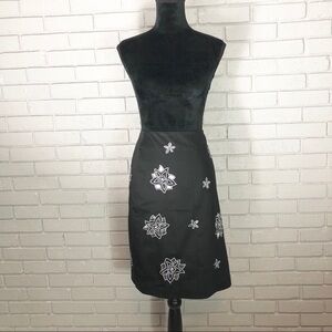 G Signature Women Black Floral Embellished Skirt